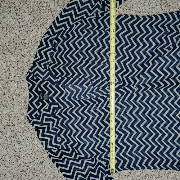 RUE21 Zig Zag Light Weight Blouse - Picture 5 of 6